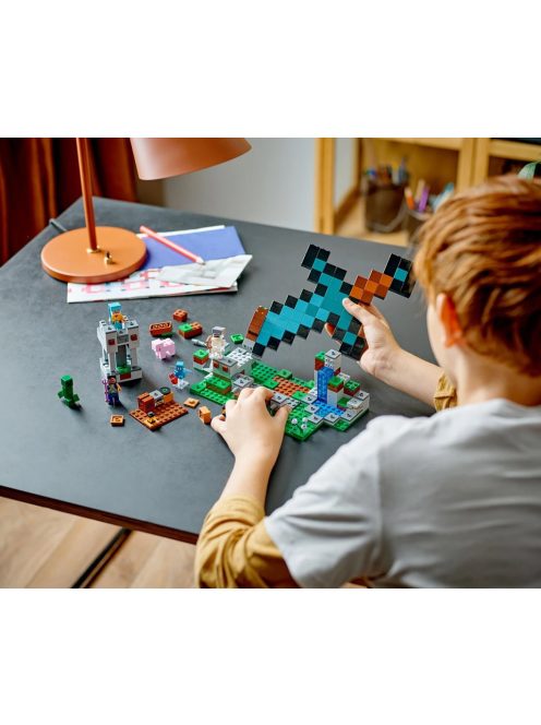 LEGO Minecraft Базата на меча, The Sword Outpost, 21244