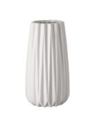 Декоративна ваза Керамична бяла с релефни вертикални ивици, 12x19 cm