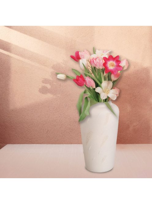 Декоративна керамична ваза с релефни детайли в пясъчен цвят, 15x27 см