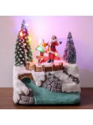 Коледна фигурна декорация „Дядо Коледа при ручея“ с вода, светлина и движение , 12x10x15 см