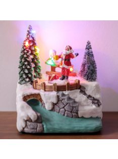  Коледна фигурна декорация „Дядо Коледа при ручея“ с вода, светлина и движение , 12x10x15 см