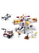 Конструктор Sluban Космос Космическа станция 642 ел. с 6 фигурки със сменяща се глава ключодържател 48х38х8